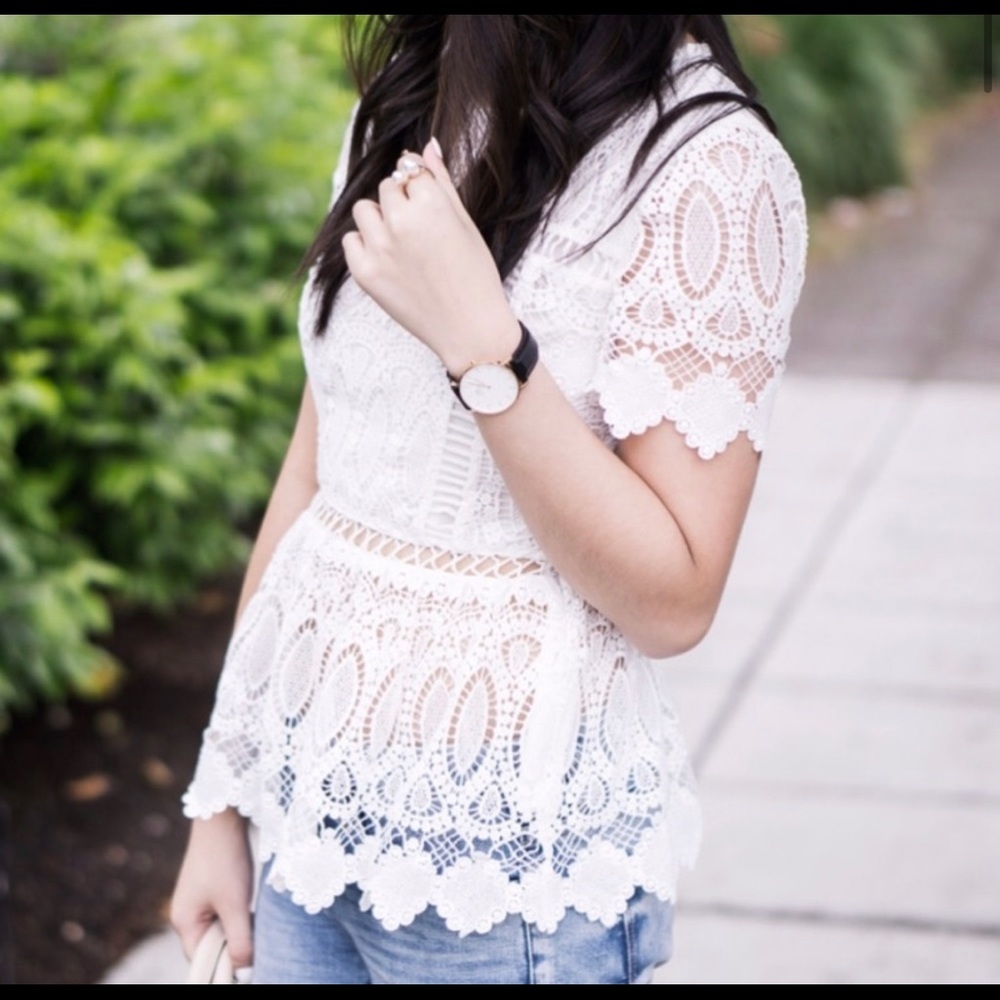 JOA lace peplum top
